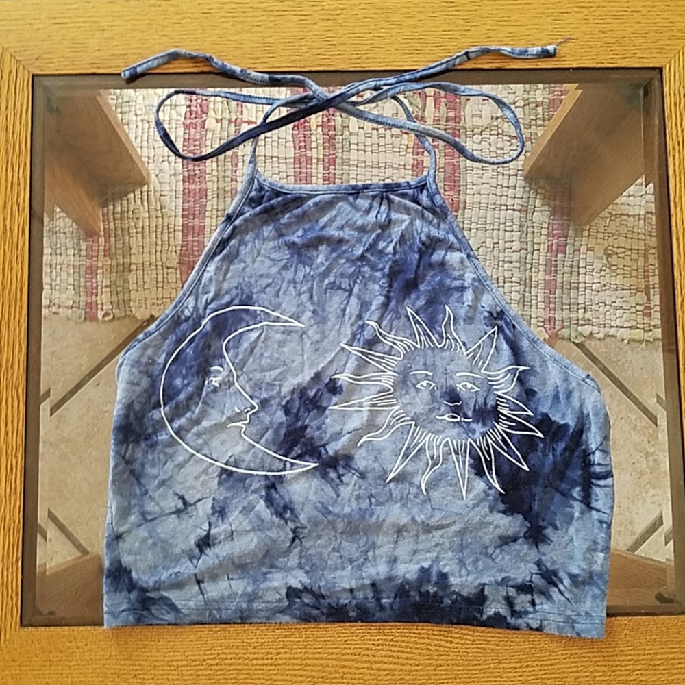 Sun and moon cropped tank top